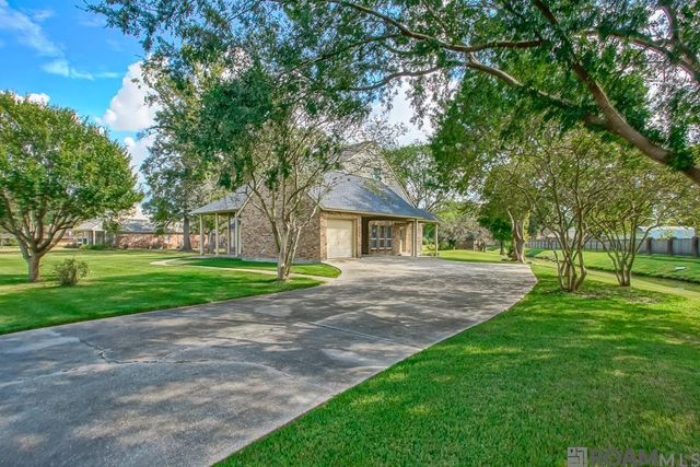 1930 S Houmas Ave, Gonzales, LA 70737