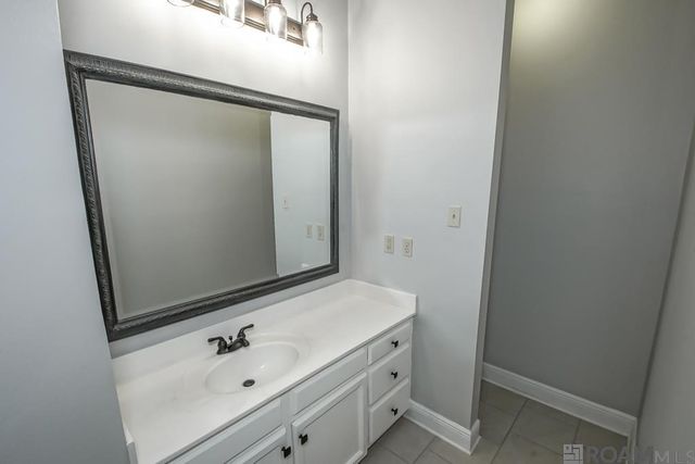 1930 S Houmas Ave, Gonzales, LA 70737