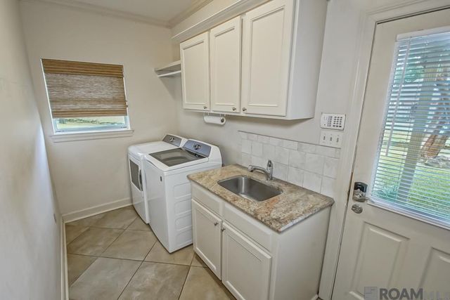 1930 S Houmas Ave, Gonzales, LA 70737