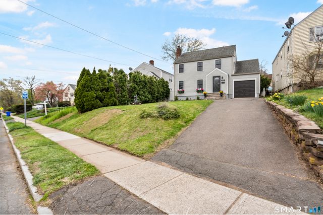 381 Quaker Lane South, West Hartford, CT 06119