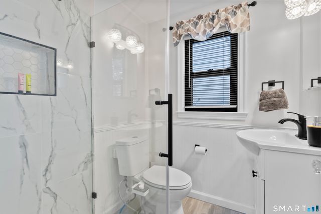 381 Quaker Lane South, West Hartford, CT 06119