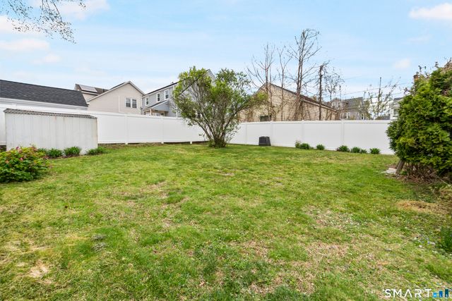 381 Quaker Lane South, West Hartford, CT 06119