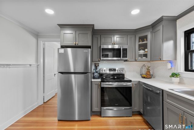 381 Quaker Lane South, West Hartford, CT 06119