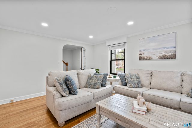 381 Quaker Lane South, West Hartford, CT 06119