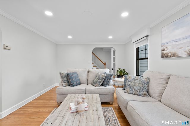 381 Quaker Lane South, West Hartford, CT 06119