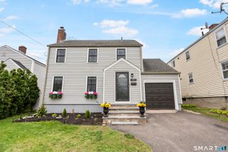 381 Quaker Lane South, West Hartford, CT 06119