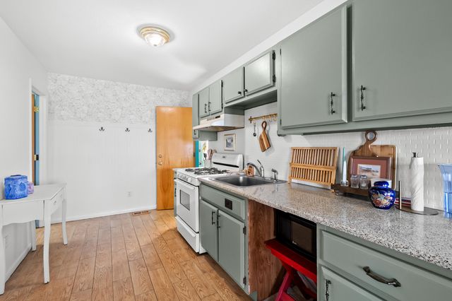 1713 Lakeview Drive, Portage City, MI 49002
