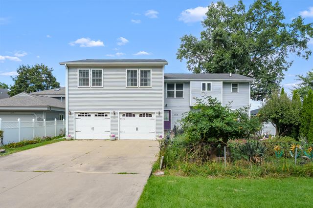 1713 Lakeview Drive, Portage City, MI 49002