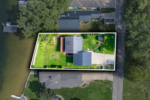 1713 Lakeview Drive, Portage City, MI 49002