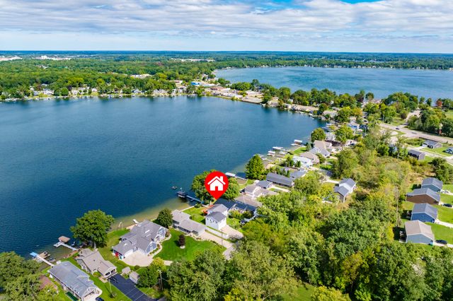 1713 Lakeview Drive, Portage City, MI 49002