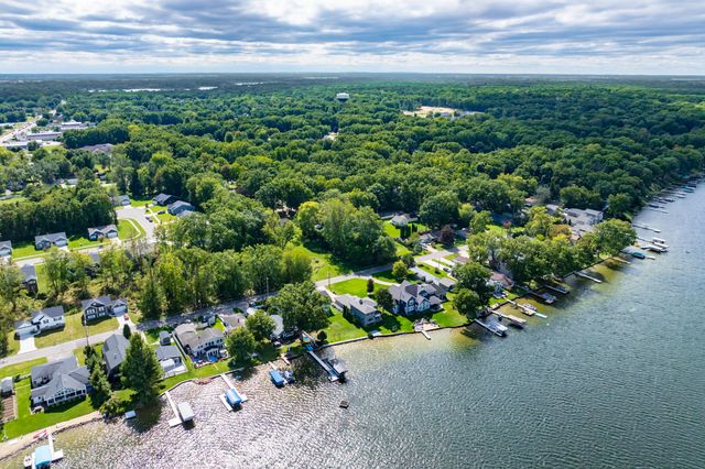 1713 Lakeview Drive, Portage City, MI 49002