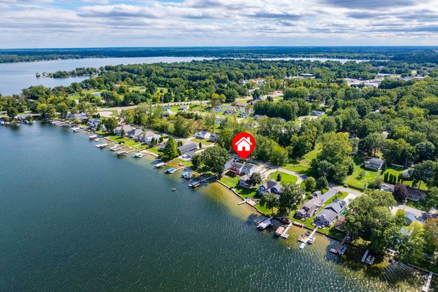 1713 Lakeview Drive, Portage City, MI 49002