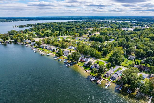1713 Lakeview Drive, Portage City, MI 49002