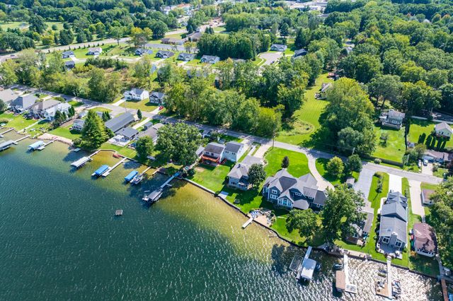 1713 Lakeview Drive, Portage City, MI 49002