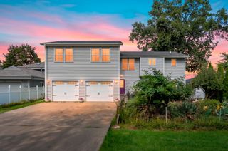 1713 Lakeview Drive, Portage City, MI 49002