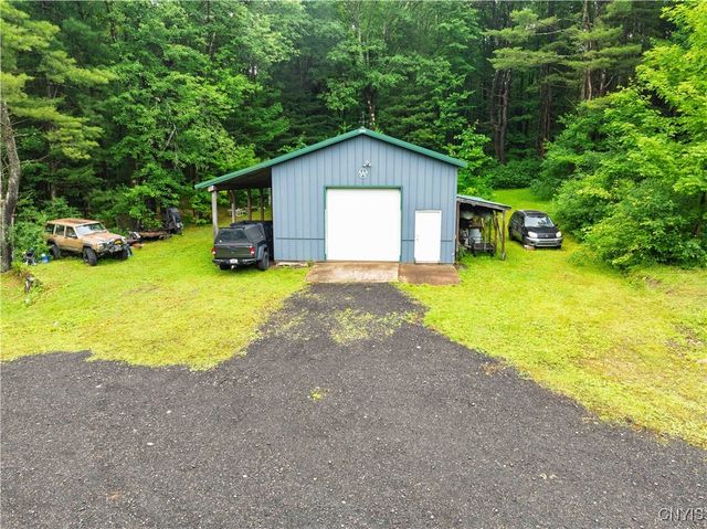 392 South Albion Road, Parish, NY 13302