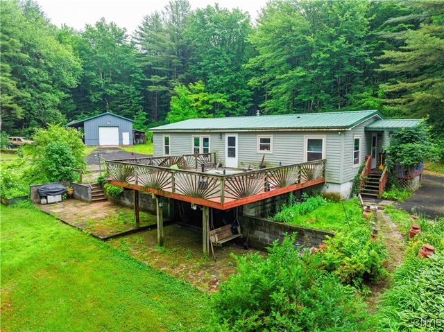 392 South Albion Road, Parish, NY 13302