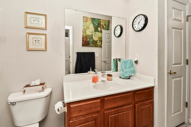 680 Emerald Pointe Drive Bld 3 Un1, Hollister, MO 65672