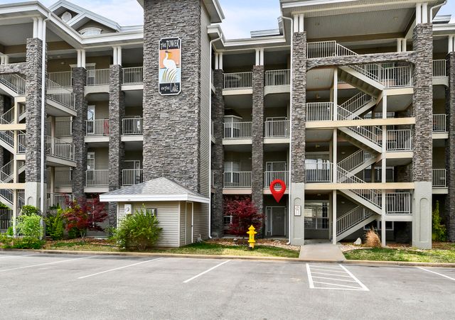 680 Emerald Pointe Drive Bld 3 Un1, Hollister, MO 65672