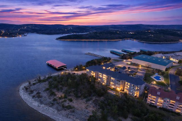 680 Emerald Pointe Drive Bld 3 Un1, Hollister, MO 65672