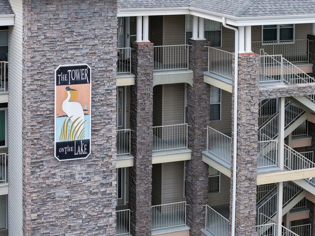 680 Emerald Pointe Drive Bld 3 Un1, Hollister, MO 65672