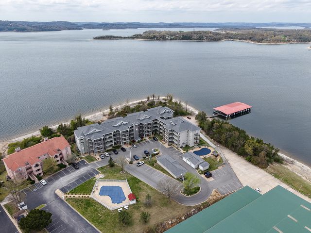 680 Emerald Pointe Drive Bld 3 Un1, Hollister, MO 65672