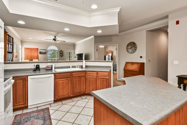 680 Emerald Pointe Drive Bld 3 Un1, Hollister, MO 65672