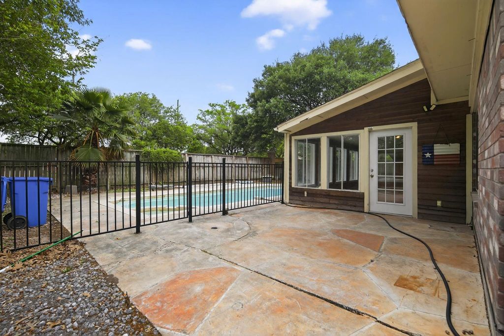 918 Long Prairie Drive, Katy, TX 77450