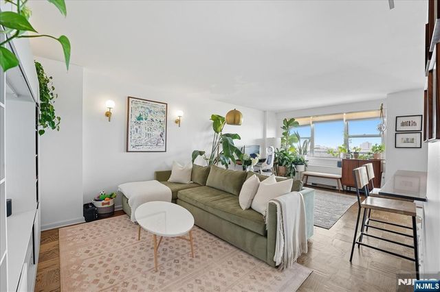 6600 Boulevard East 11K, West New York, NJ 07093