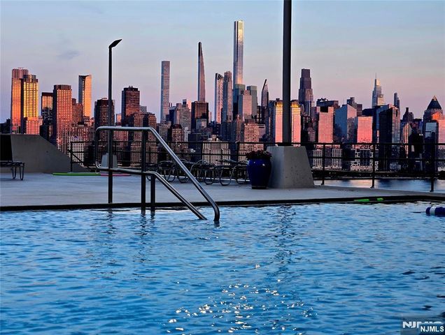 6600 Boulevard East 11K, West New York, NJ 07093