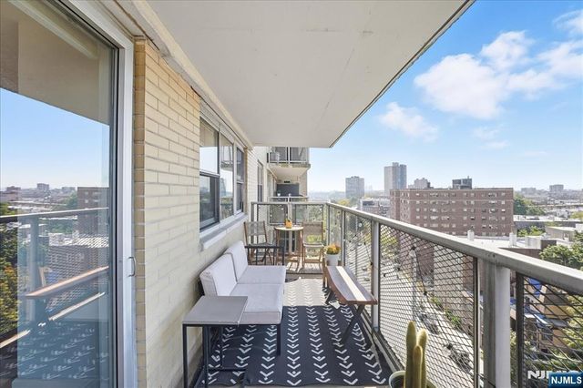 6600 Boulevard East 11K, West New York, NJ 07093