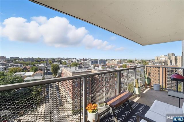 6600 Boulevard East 11K, West New York, NJ 07093