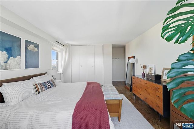 6600 Boulevard East 11K, West New York, NJ 07093