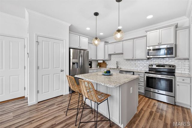 5032 Arpent Street, St Charles, MO 63301