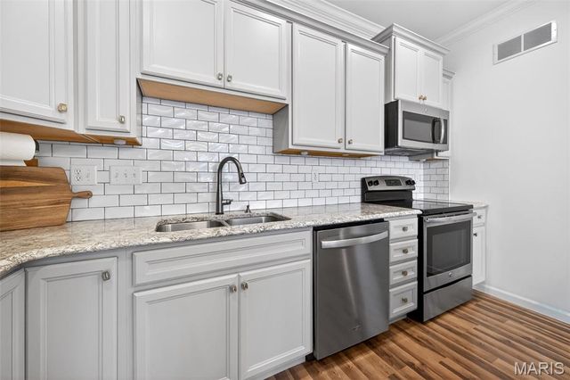 5032 Arpent Street, St Charles, MO 63301