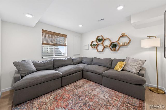 5032 Arpent Street, St Charles, MO 63301