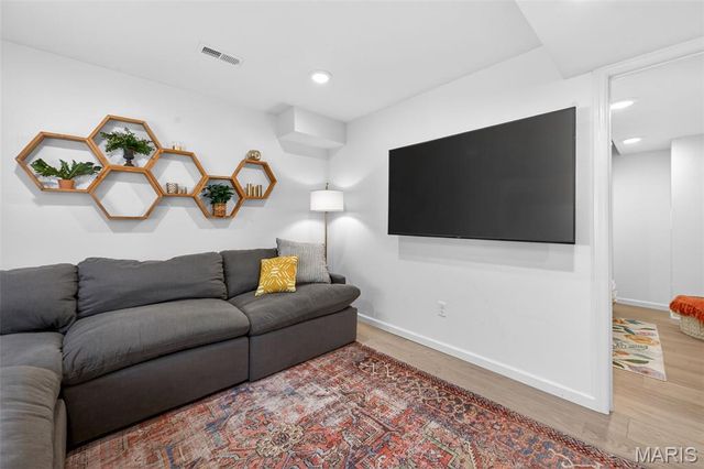 5032 Arpent Street, St Charles, MO 63301