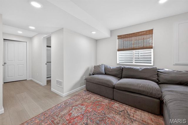 5032 Arpent Street, St Charles, MO 63301