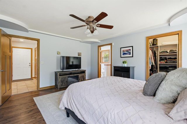 1735 ORANGE BLOSSOM DRIVE, Green Bay, WI 54313