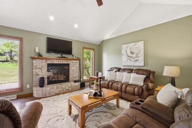 1735 ORANGE BLOSSOM DRIVE, Green Bay, WI 54313