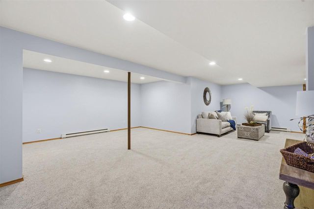 1735 ORANGE BLOSSOM DRIVE, Green Bay, WI 54313