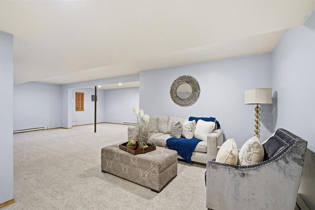 1735 ORANGE BLOSSOM DRIVE, Green Bay, WI 54313