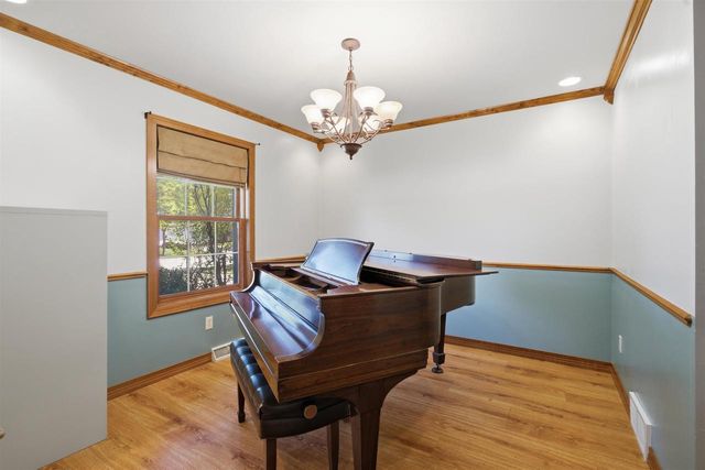 1735 ORANGE BLOSSOM DRIVE, Green Bay, WI 54313
