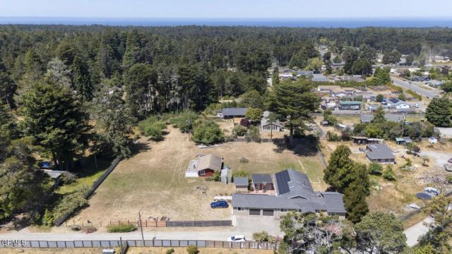 18900 Porterfield Lane, Fort Bragg, CA 95437