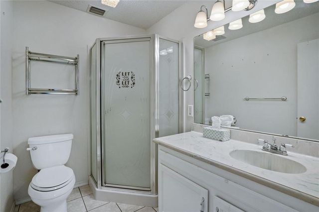 813 S Guadalupe ST, Lockhart, TX 78644