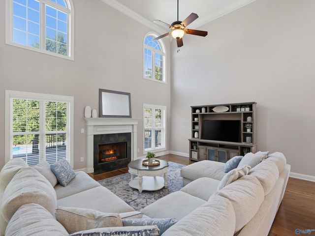 12 SW Wax Lane, Huntsville, AL 35824