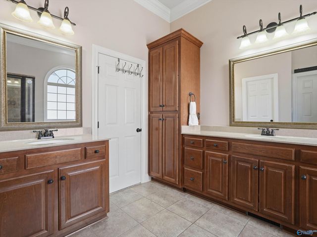 12 SW Wax Lane, Huntsville, AL 35824
