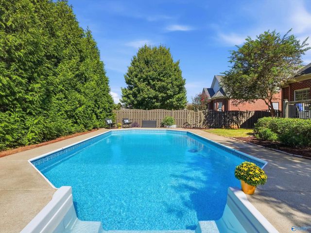 12 SW Wax Lane, Huntsville, AL 35824