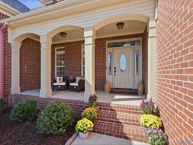 12 SW Wax Lane, Huntsville, AL 35824
