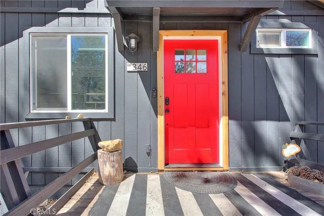 346 San Bernardino Avenue, Sugarloaf, CA 92386